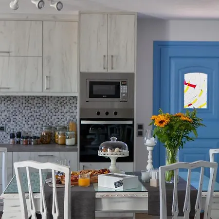 Sunrise Santorini Apartment *