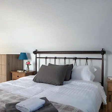 Sunrise Santorini Emporio (Santorini)